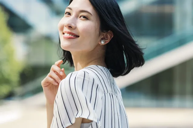 知的な女性